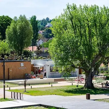 公寓 Confortable A 30 M² Avec Jardin *