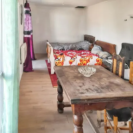 Confortable A 30 M² Avec Jardin *