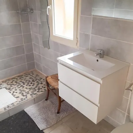 公寓 Confortable A 30 M² Avec Jardin